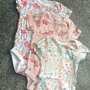 3 Piece Gerber Onesie Bundle